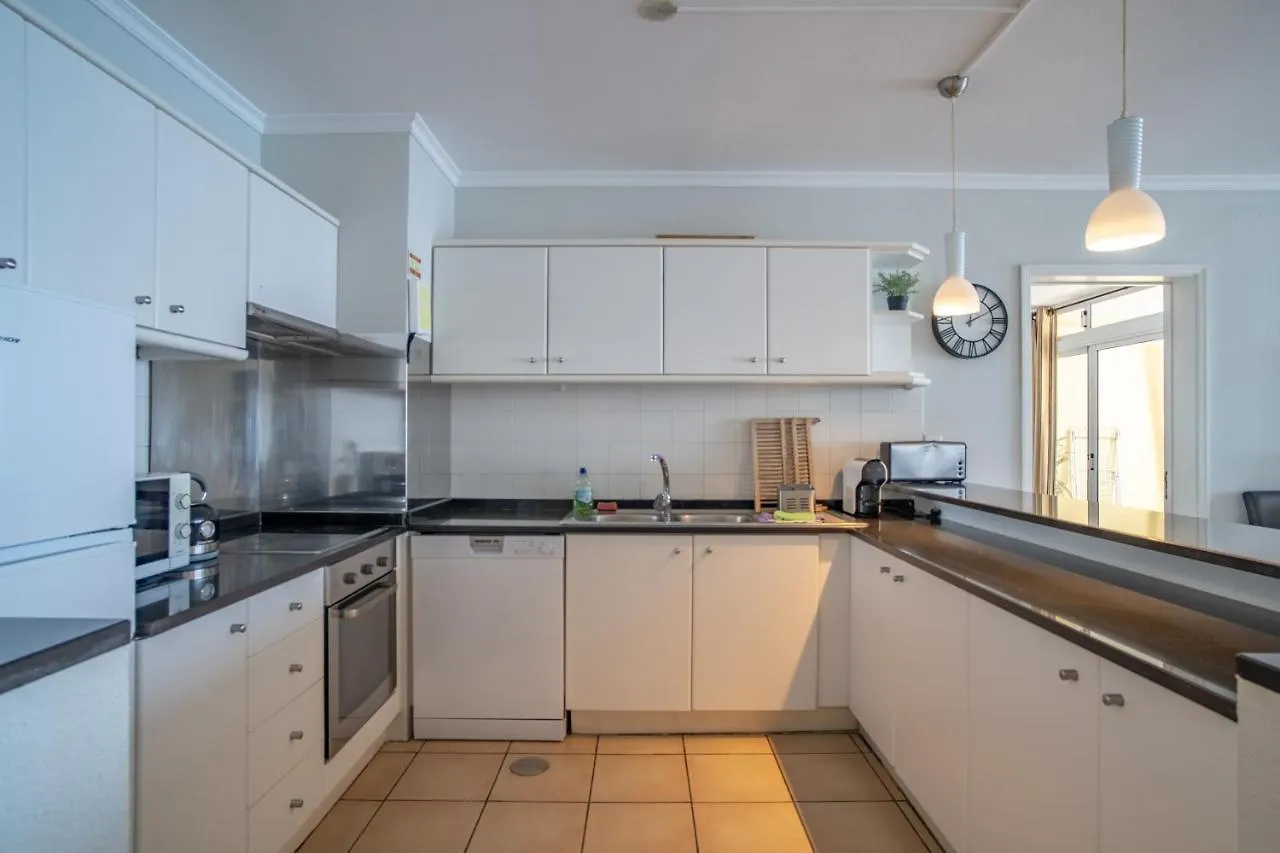 Apartament Antony Apart. With Direct Acess To Praia Formosa Funchal   Funchal (Madeira)